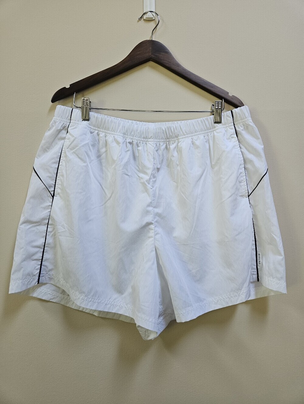 NWT OFFLINE by Aerie Burst A Move Shorts XL White Lightweight Running Athletic